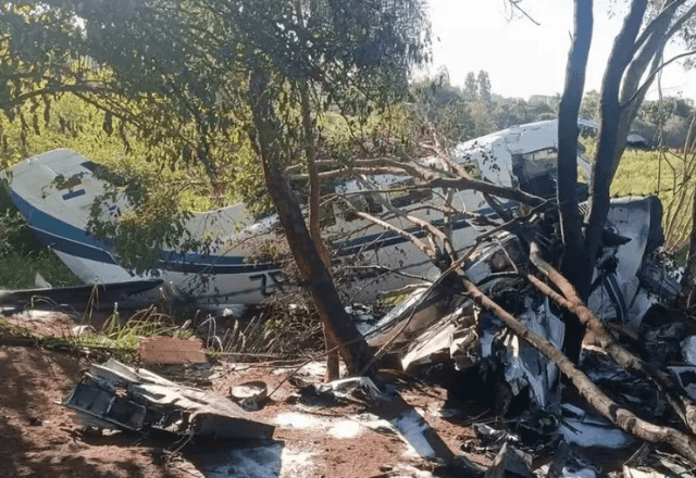 Imagem da noticia Avião com US$ 5 milhões e R$ 15 milhões cai e dinheiro é saqueado no Paraguai