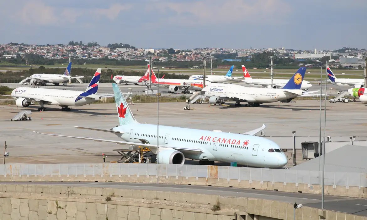 Imagem da noticia Ministério de Portos e Aeroportos dá 10 dias para companhias apresentarem plano para reduzir valor das passagens