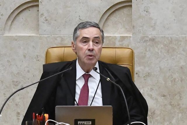 Imagem da noticia Barroso rejeita pedido de Bolsonaro para afastar Moraes de processo