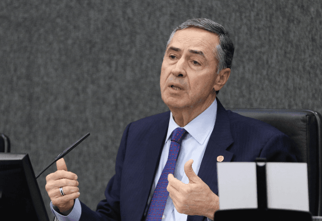 Imagem da noticia “Especulação razoável”, diz Barroso sobre possível soltura de pessoas presas por porte de maconha