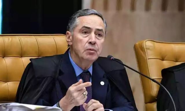Imagem da noticia Barroso nega impedimento de Zanin e Dino em processo contra Bolsonaro