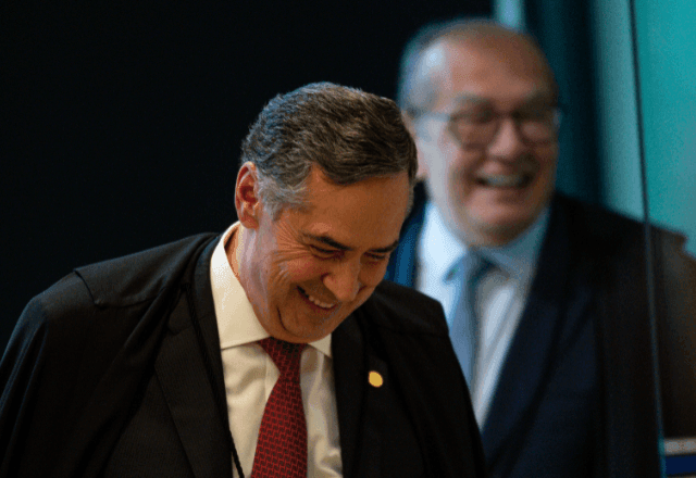 Imagem da noticia Barroso pede vista e julgamento sobre foro privilegiado é suspenso no STF
