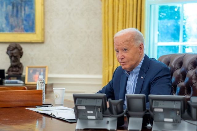 Imagem da noticia Biden condena violência e diz estar orando por Trump após atentado