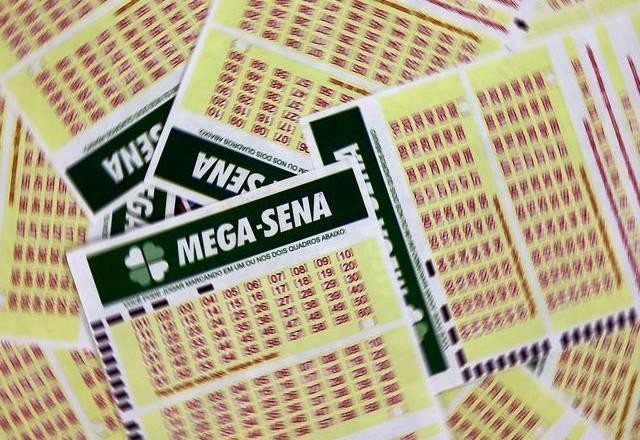 Imagem da noticia Mega-Sena acumula e prêmio vai a R$ 30 milhões; veja os números sorteados