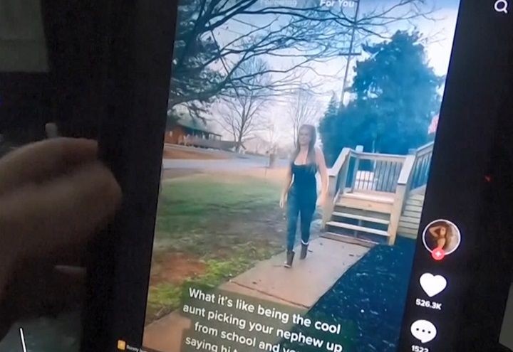 Imagem da noticia TikTok restringe filtros de beleza para menores de 18 anos 