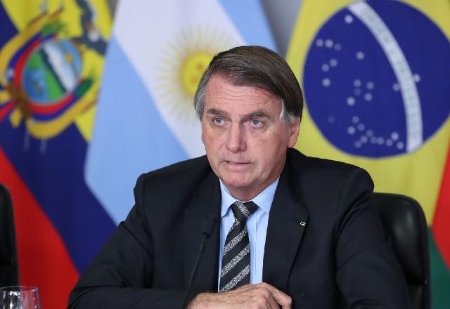 Bolsonaro volta a atacar governo do Chile para apoiadores