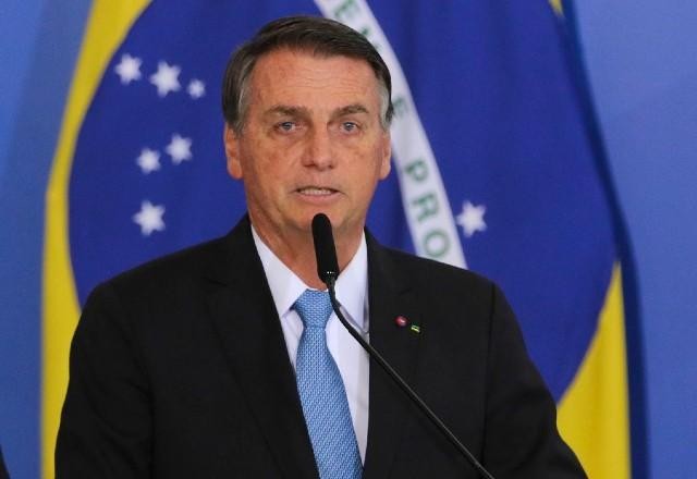 Bolsonaro pede que STF limite o ICMS sobre os combustíveis