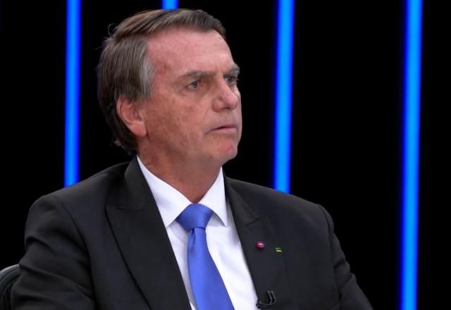 Imagem da noticia MPF abre investigação contra Bolsonaro por armas que recebeu de presente