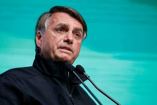 Imagem da noticia Bolsonaro diz que Cid foi "torturado" durante delação 