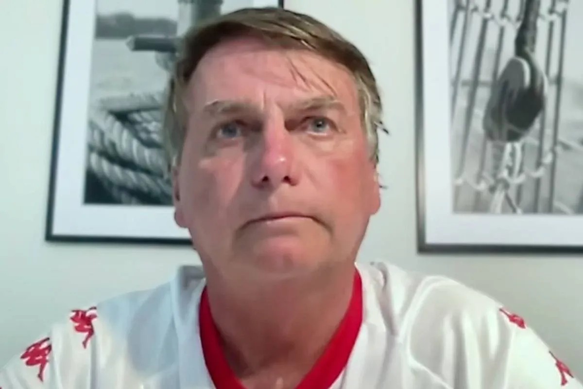 Imagem da noticia Acuado pela PF, Bolsonaro busca militância para demonstrar força política