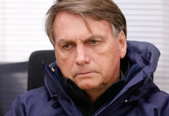 Imagem da noticia PF intima Bolsonaro a depor em inquérito que apura conversas golpistas de empresários no WhatsApp