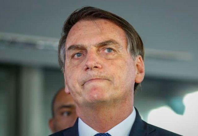 Bolsonaro vai ficar pelo menos até 15 de março nos EUA