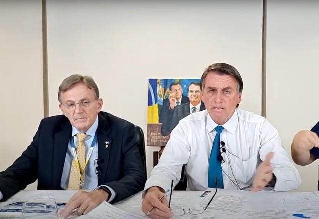 Imagem da noticia "Cobrem a Petrobras", diz Bolsonaro sobre reajustes nos preços