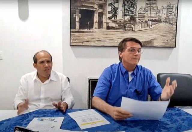 Imagem da noticia "Não existe interferência", diz Bolsonaro sobre Forças Armadas nas eleições