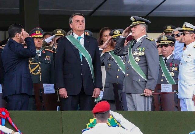 Imagem da noticia Ex-comandante do Exército ameaçou prender Bolsonaro, diz Baptista Júnior à PF