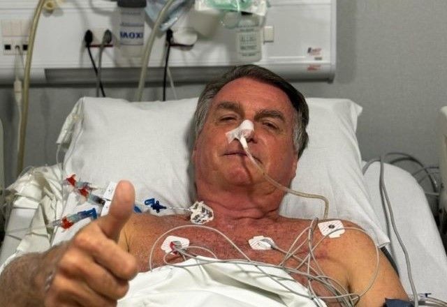 Imagem da noticia Michelle Bolsonaro diz que cirurgia de ex-presidente será longa