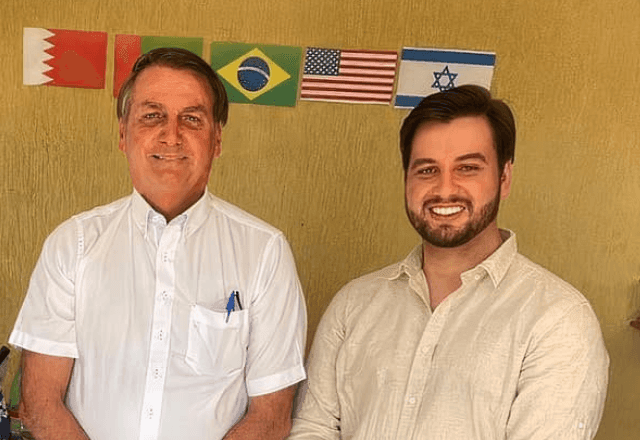 Imagem da noticia Moraes manda soltar ex-assessor para assuntos internacionais de Bolsonaro