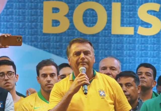 Imagem da noticia Bolsonaro diz que vai leiloar joias sauditas e doar dinheiro para Santa Casa de Juiz de Fora 