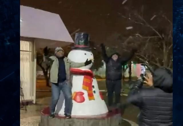 Imagem da noticia Frente fria faz nevar em três estados brasileiros e anima turistas