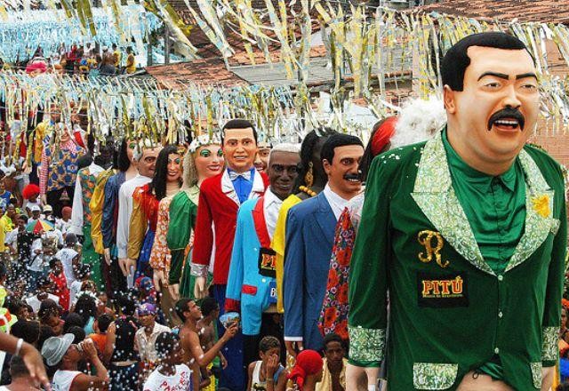 Imagem da noticia Bonecos gigantes voltam a desfilar no carnaval de Olinda (PE)