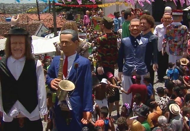 Imagem da noticia Carnaval em Olinda: encontro de bonecos gigantes marca último dia de festa