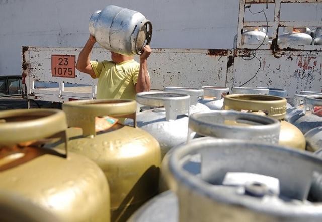 Imagem da noticia Senacon cobra distribuidoras sobre preço do gás após redução de 14% anunciada pela Petrobras