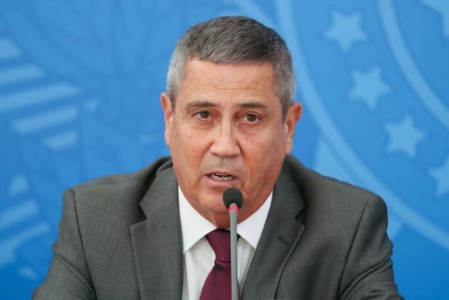 Imagem da noticia Defesa pede que Moraes reconsidere prisão de Braga Netto