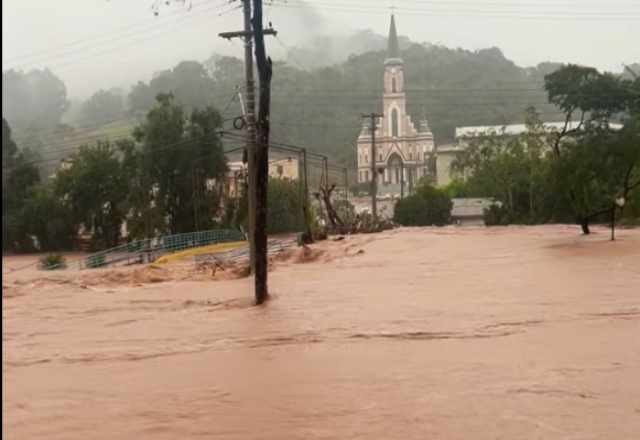 Imagem da noticia Atingida por 2ª enchente em seis meses, cidade do RS pode mudar de lugar