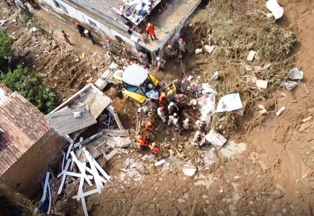 Imagem da noticia RJ: Bombeiros encontram corpo de vítima de desabamento em São Gonçalo