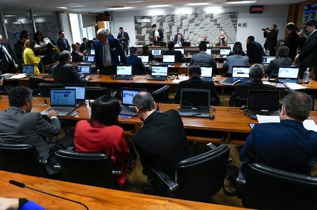 Imagem da noticia Comissão do Senado deve votar regulamentação de cigarros eletrônicos nesta terça (20)
