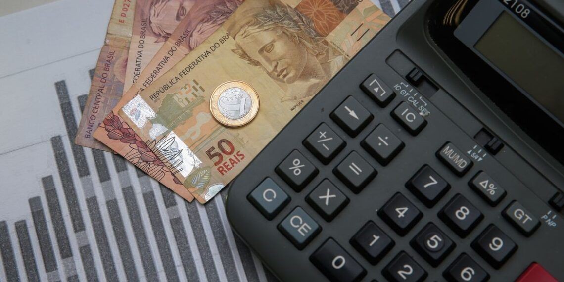 Imagem da noticia Mercado eleva projeção de inflação para 4,71% em 2024, diz Boletim Focus