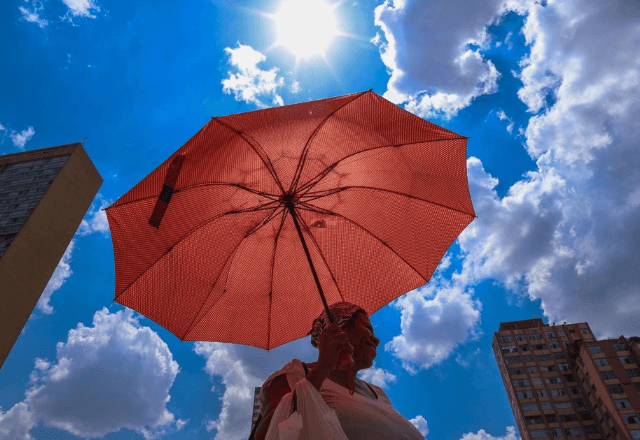 Imagem da noticia Brasil enfrenta quinta-feira (12) de calor e temporais em diferentes estados