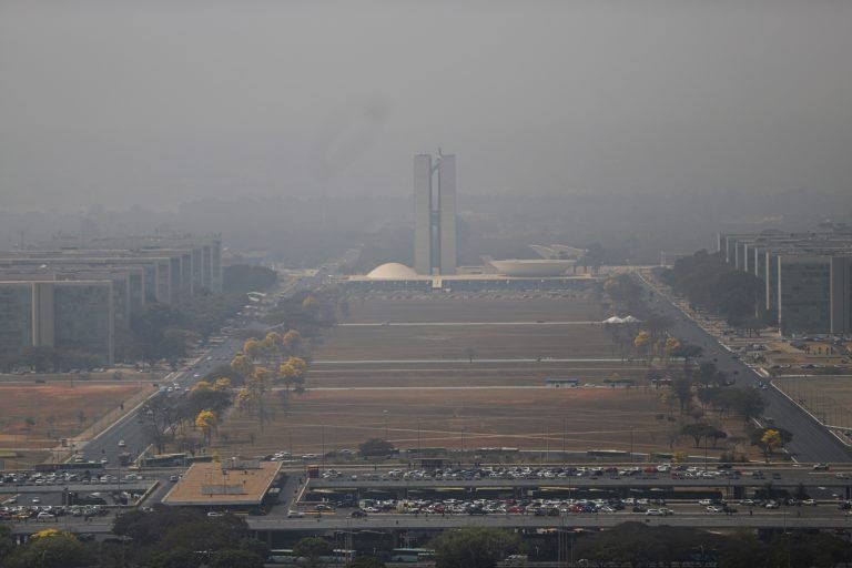 Imagem da noticia Deputados e senadores defendem punições mais severas para incêndios criminosos