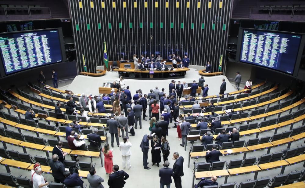 Imagem da noticia Câmara aprova urgência de projeto que iguala aborto ao crime de homicídio