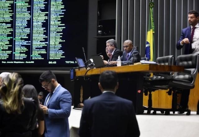 Imagem da noticia Prouni: Câmara aprova ampliação para alunos de escolas privadas sem bolsa