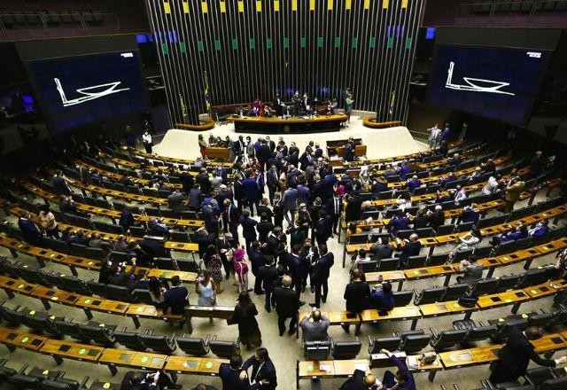 Imagem da noticia Câmara aprova PL que prorroga desoneração da folha; Turismo pede esclarecimentos à 123 Milhas