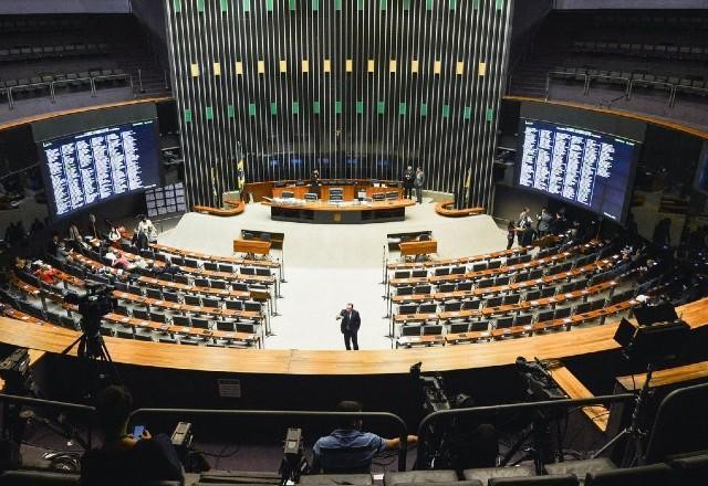 Imagem da noticia SBT News na TV: Câmara aprova urgência da votação do arcabouço fiscal