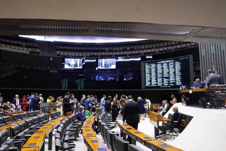 Imagem da noticia Taxação das blusinhas: por falta de acordo, Câmara vai votar Mover na última semana