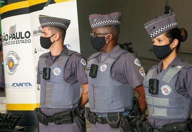 Imagem da noticia Uso de câmera nas fardas de PMs volta a ser discutido no governo de SP