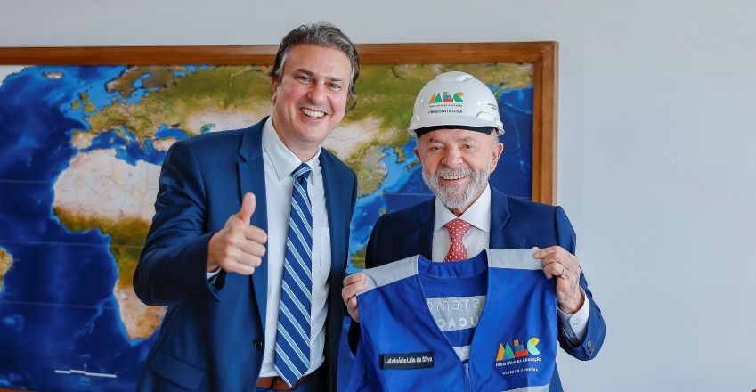 Imagem da noticia Lula diz que Camilo Santana deixará o MEC para atuar em campanha eleitoral