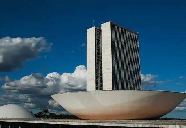 Imagem da noticia Reforma tributária: armas podem entrar no "imposto do pecado" 