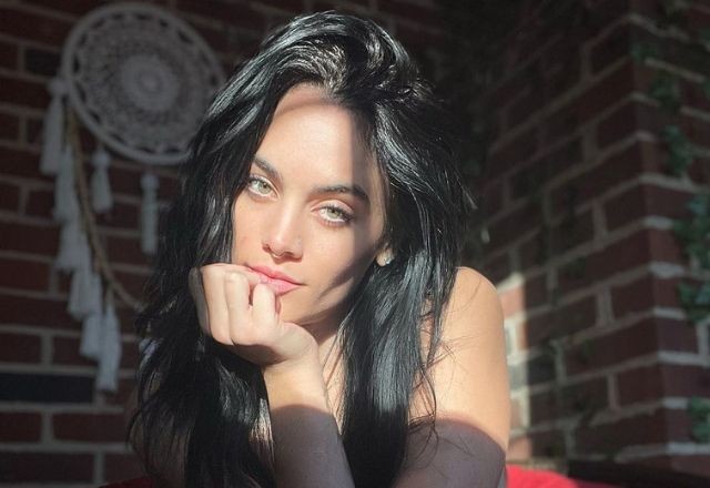 Imagem da noticia Cat Janice, autora de canção para garantir renda ao filho, morre aos 33 anos