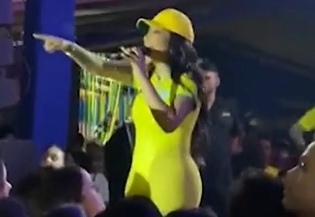 Imagem da noticia Ludmila interrompe show após homem jogar pedras de gelo