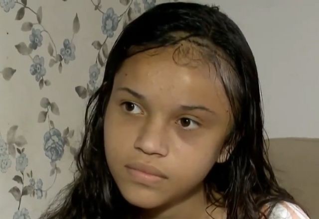 Imagem da noticia Paciente canta durante cirurgia para retirar tumor do cérebro 