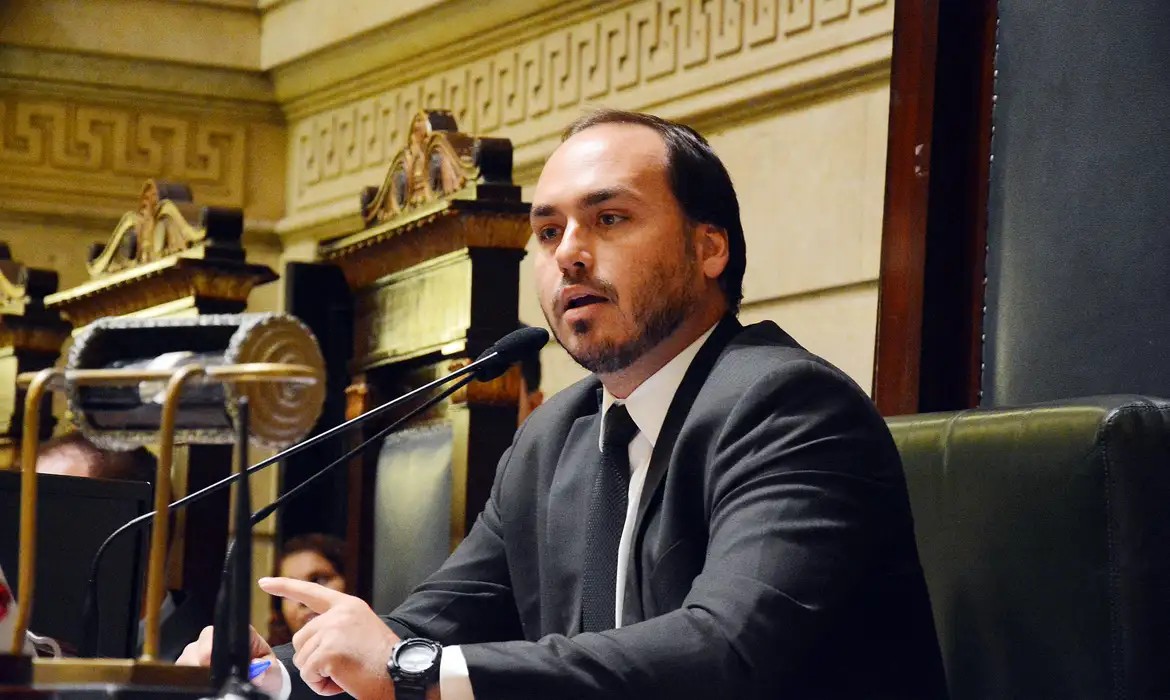 Imagem da noticia PGR viu fatos recorrentes ao justificar ação contra Carlos Bolsonaro