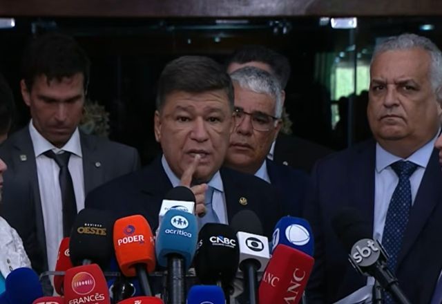 Imagem da noticia Presidente da CPMI do INSS afirma que decisão de Dino é "afronta ao Parlamento"