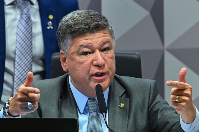 Imagem da noticia CPMI do INSS aprova convocações de cunhado e ex-noiva de Vorcaro e barra a de empresária amiga de Lulinha