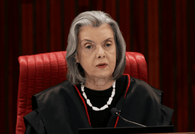 Imagem da noticia Presidente do TSE exalta democracia e pede a eleitores "tranquilidade" e "seriedade" para votar neste domingo