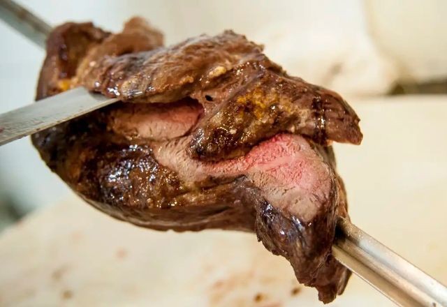Imagem da noticia Carrefour anuncia que não vai mais vender carne do Mercosul na França
