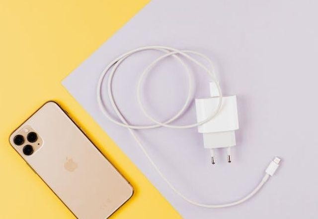 Imagem da noticia Justiça de SP livra Apple de pagar multa de R$ 100 milhões por vender iPhone sem carregador